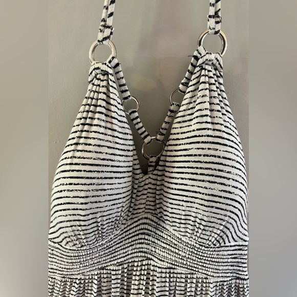 NWT GUESS Black & White Maxi Dress- X Small - Picture 3 of 6